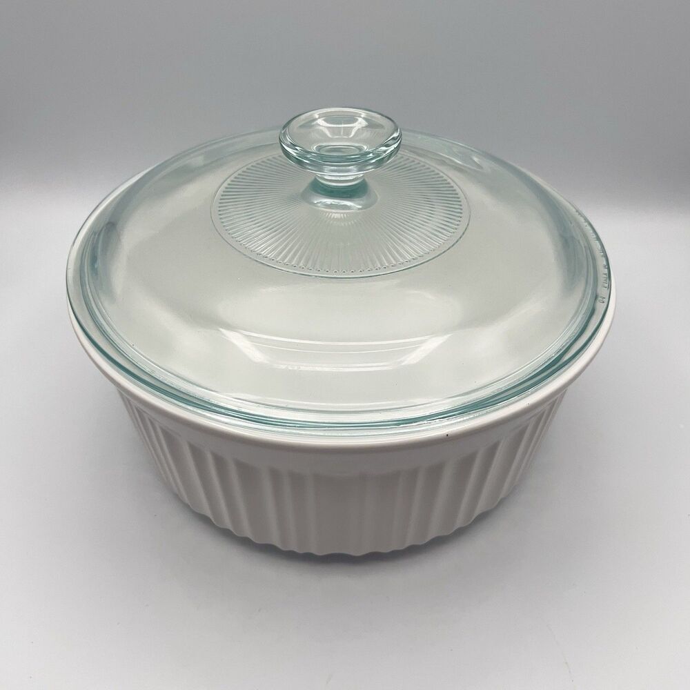 Vntg Corning Ware 2.5 Quart F-1-B French White Covered Casserole Dish With Lid